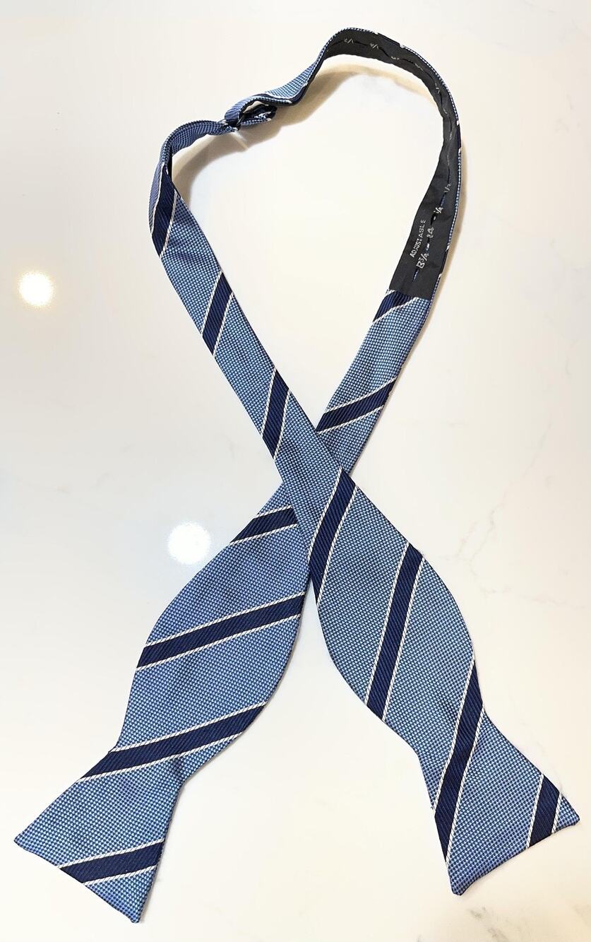 Brooks Brothers 346 Blue Bow Tie Mens One Size Blue Striped 100% Silk Formal USA